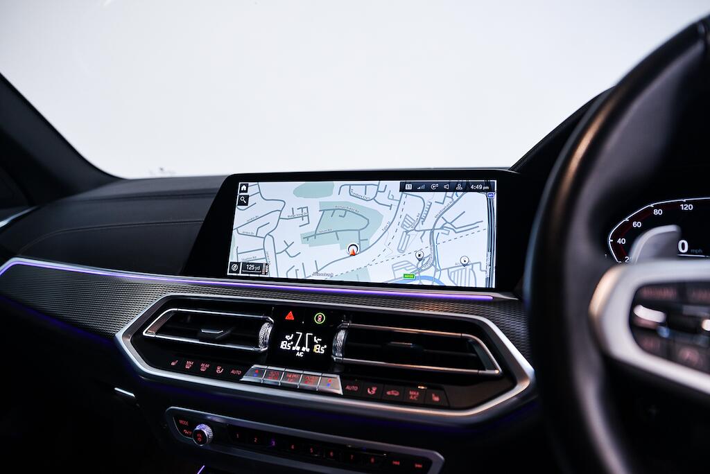 BMW X5 view 22