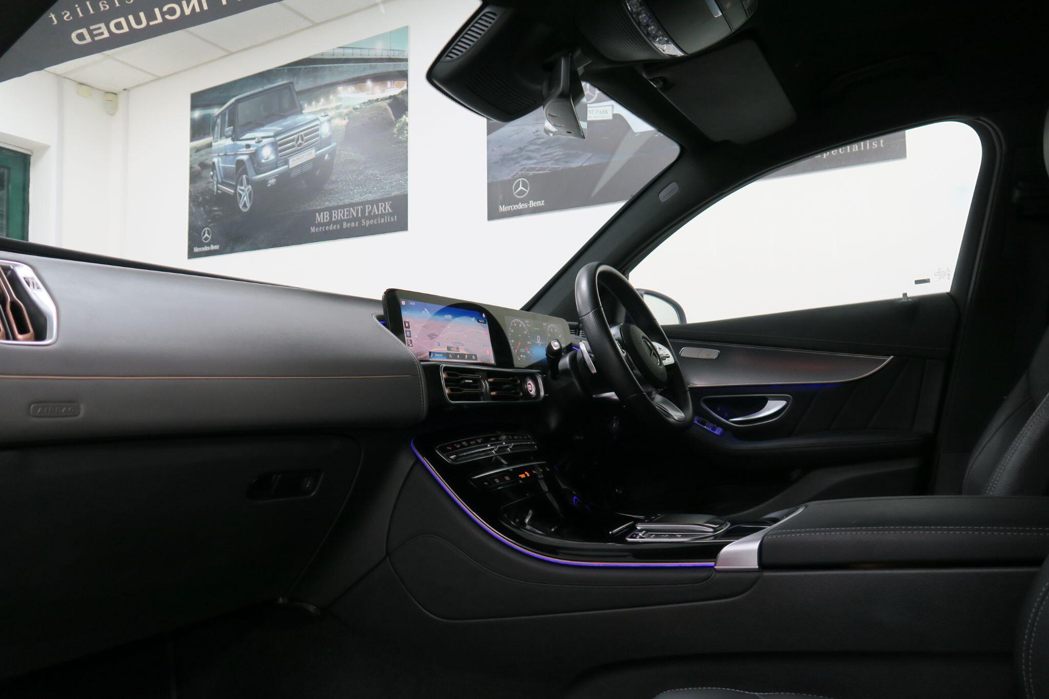 Mercedes-Benz EQC view 8