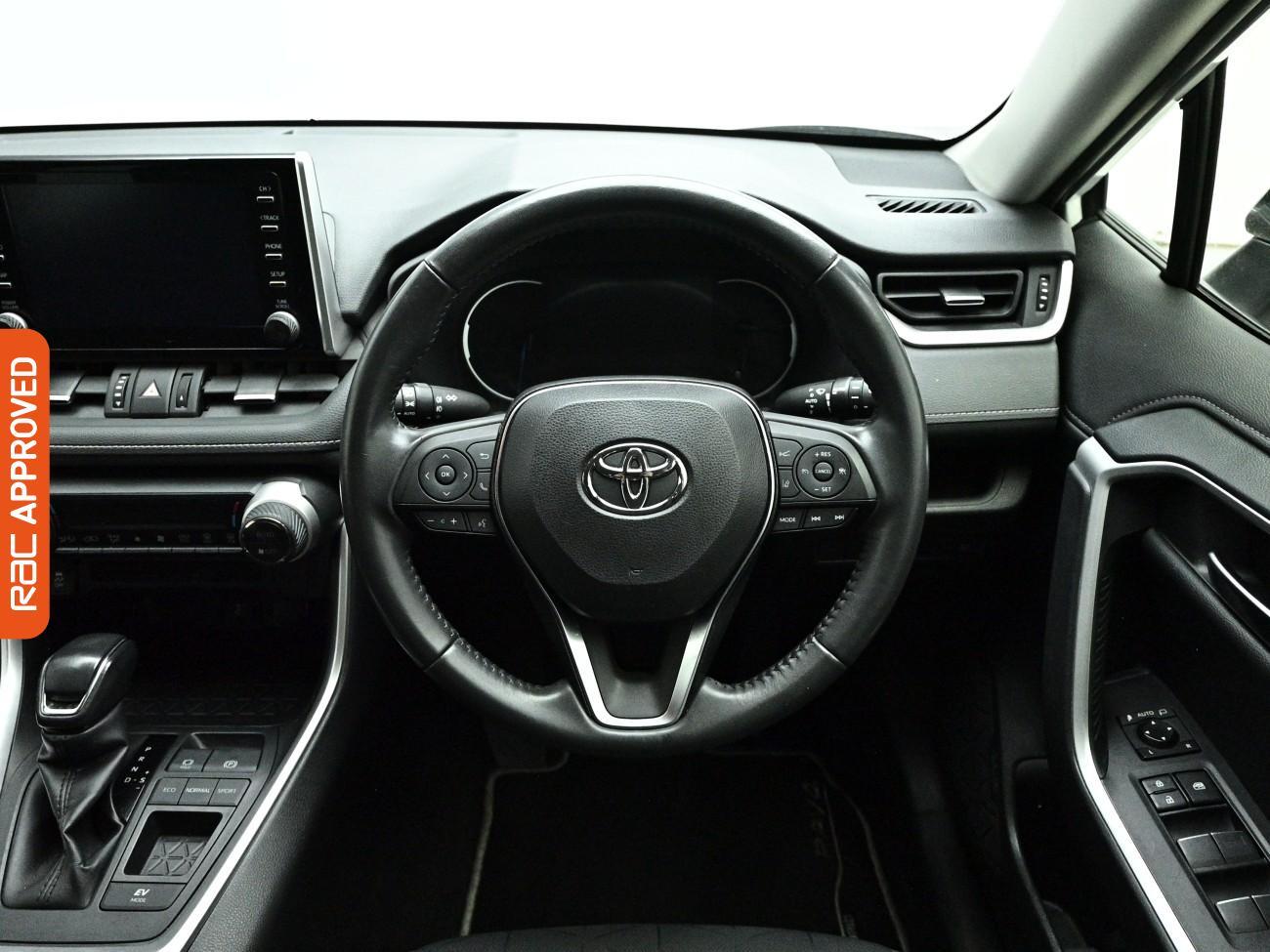 Toyota RAV4 view 9