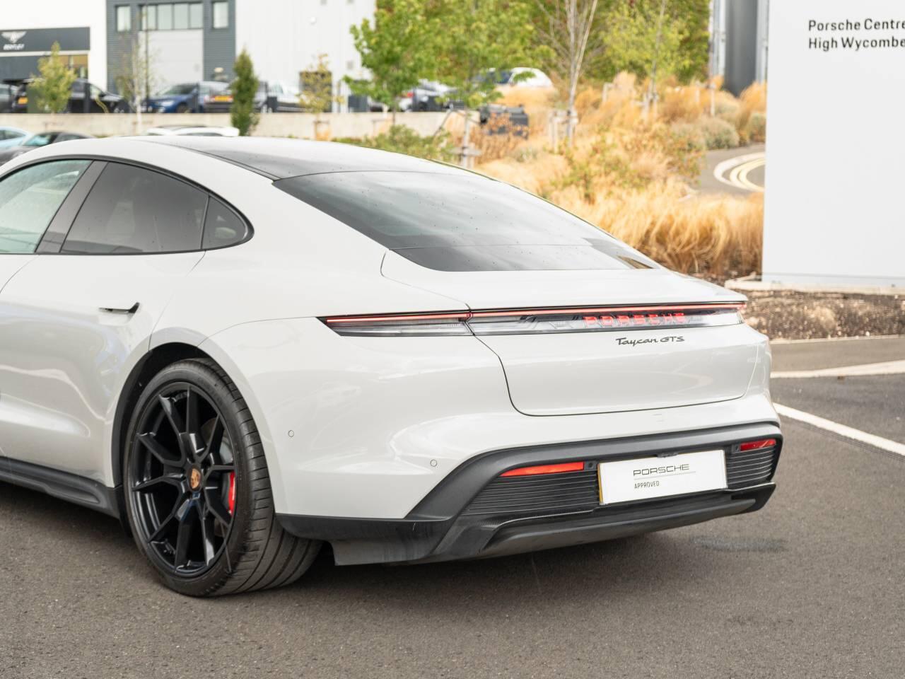 Porsche Taycan view 14