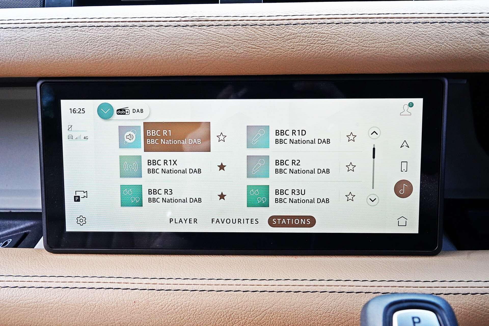 Land Rover Defender view 27