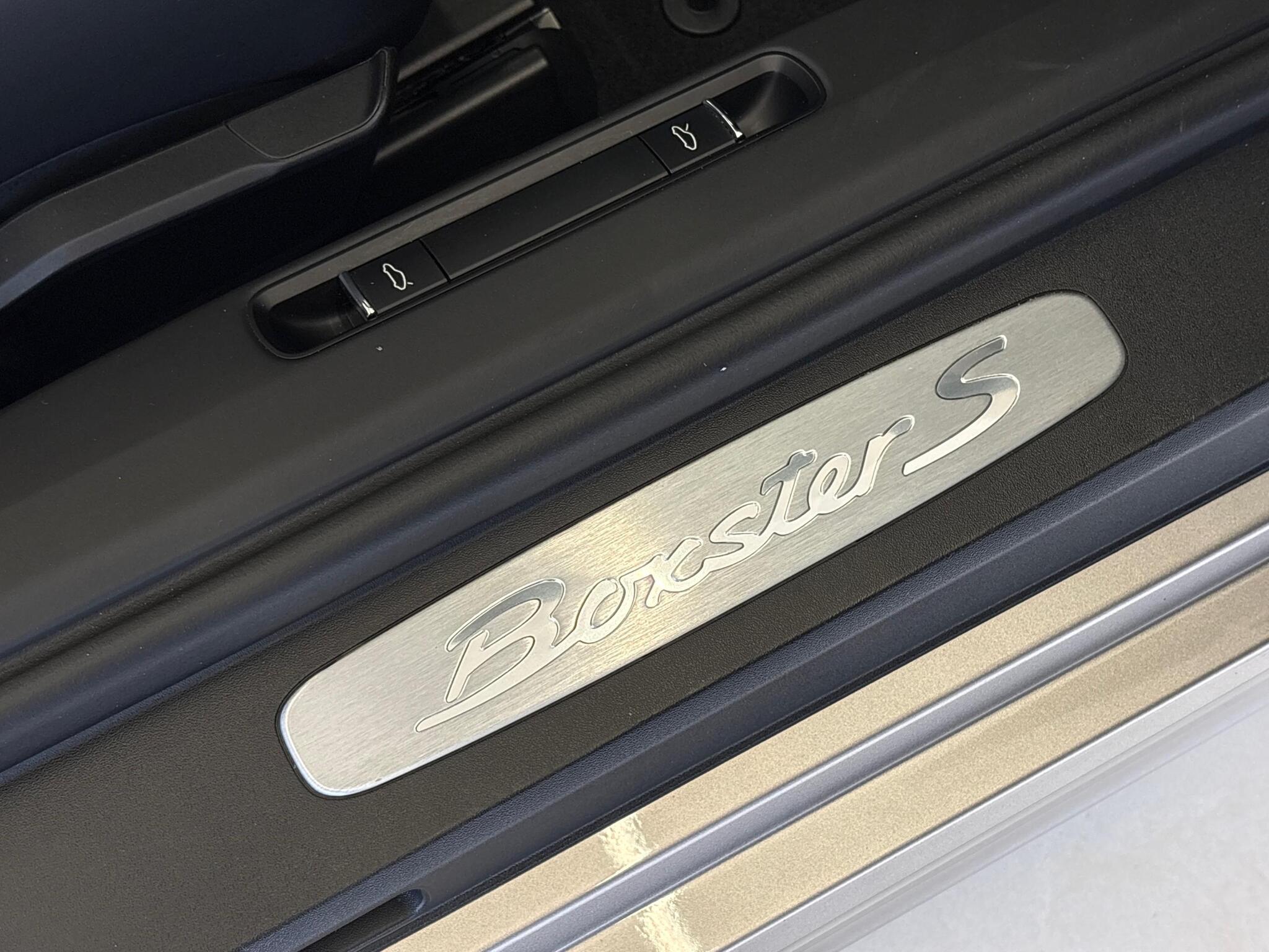 Porsche Boxster view 36