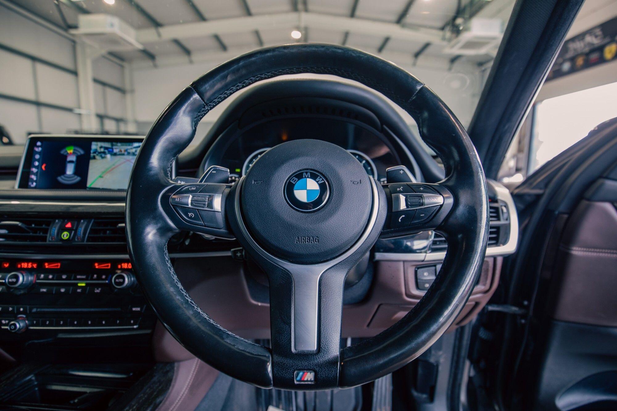 BMW X5 view 15