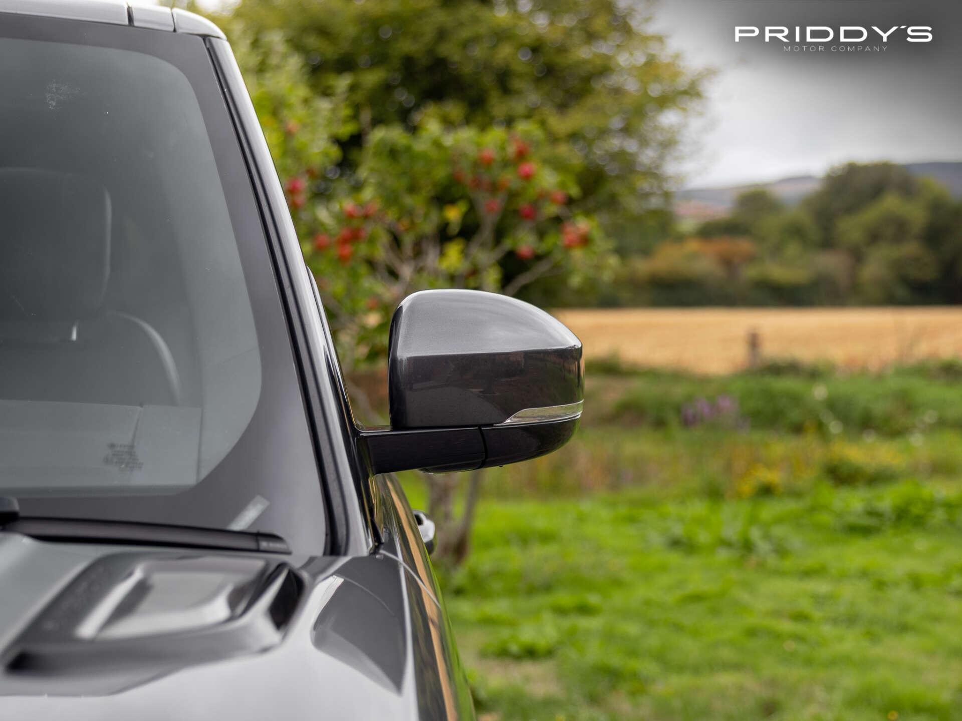 Land Rover Range Rover Sport view 18