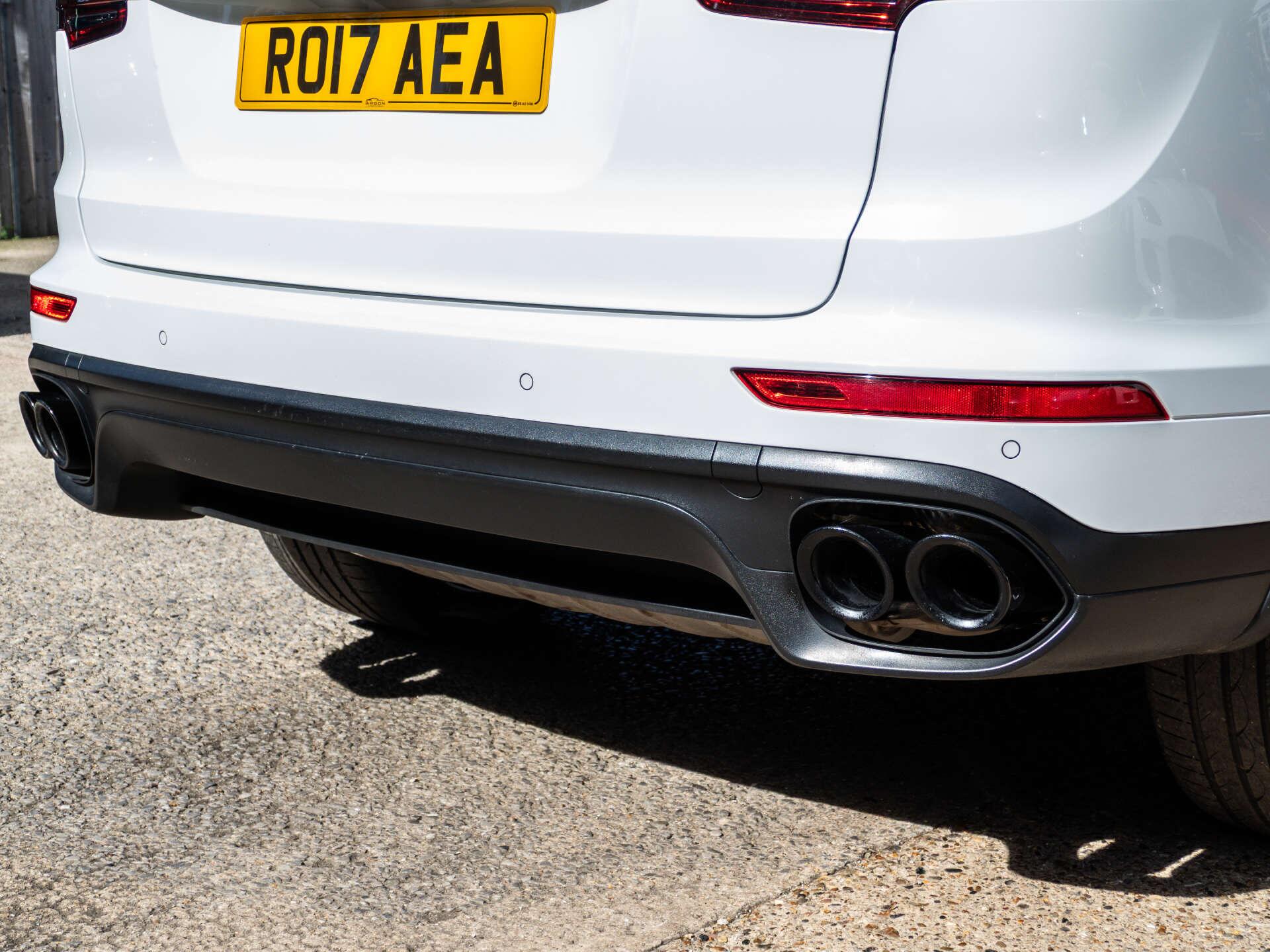 Porsche Cayenne view 17