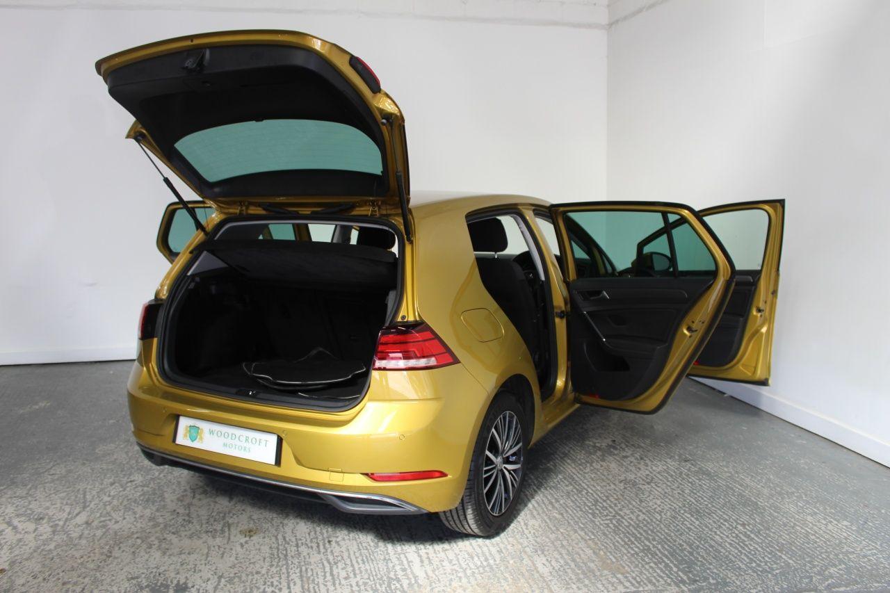 Volkswagen Golf view 22