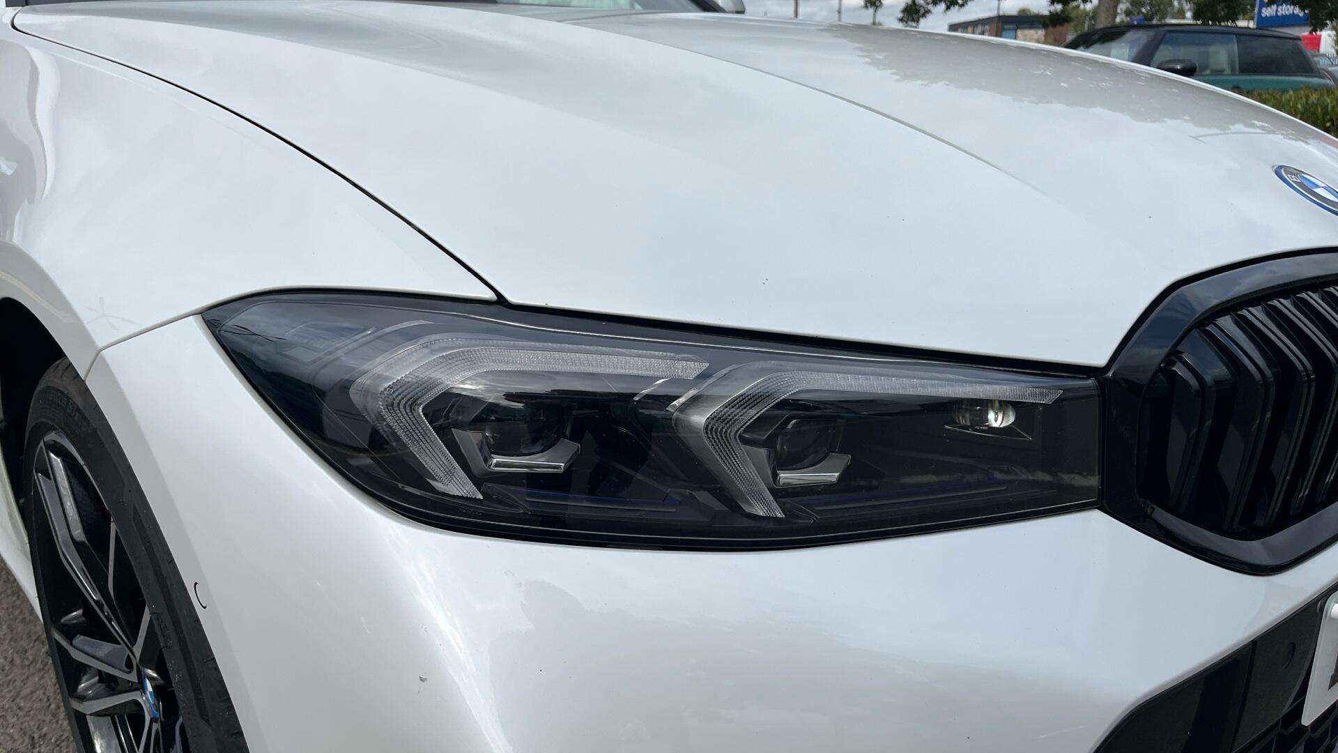 BMW 3 Series view 23