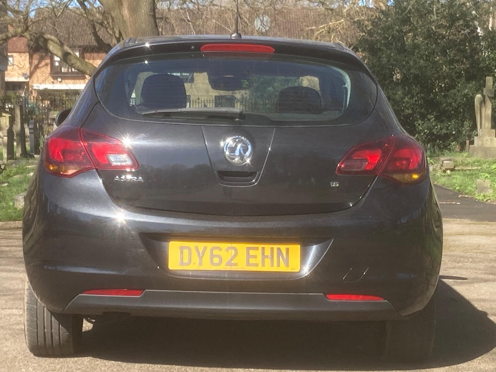 Vauxhall Astra view 6