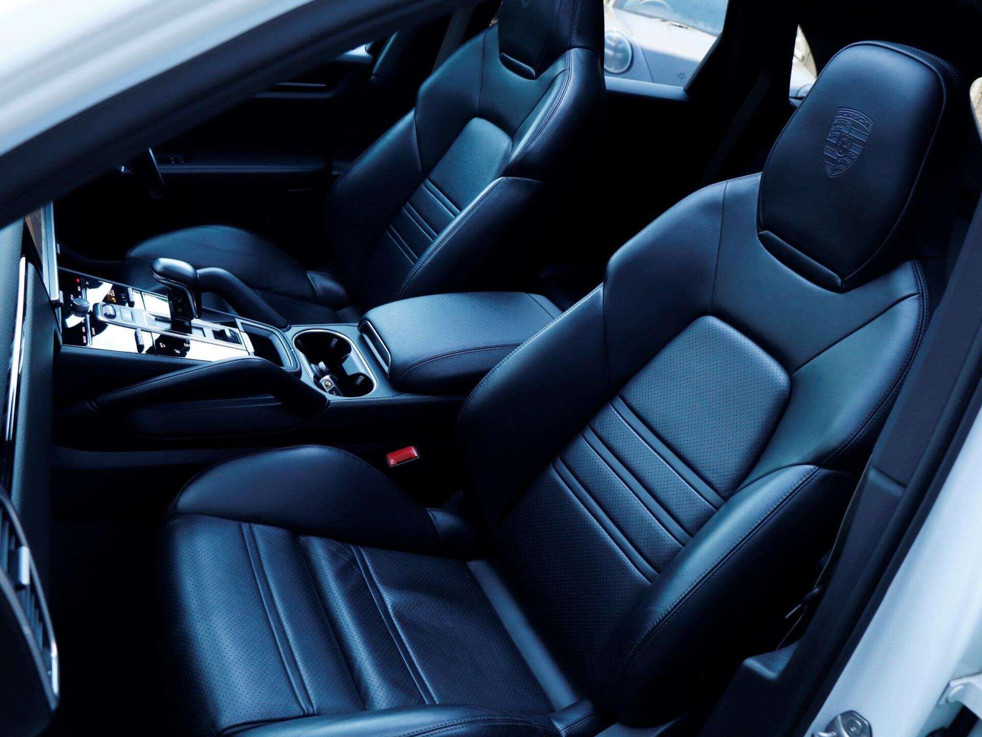 Porsche Cayenne view 26