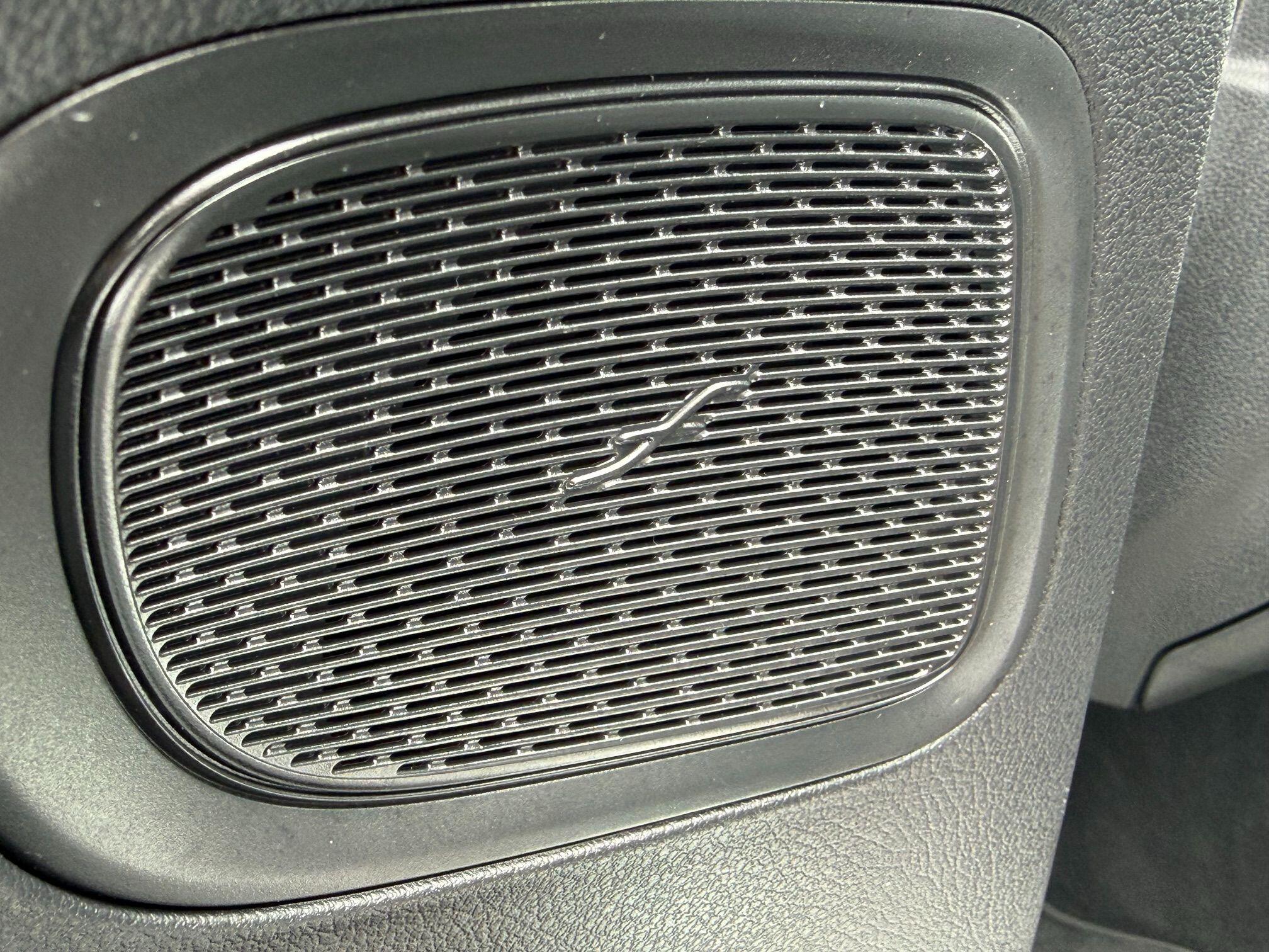 Mercedes-Benz C Class view 25