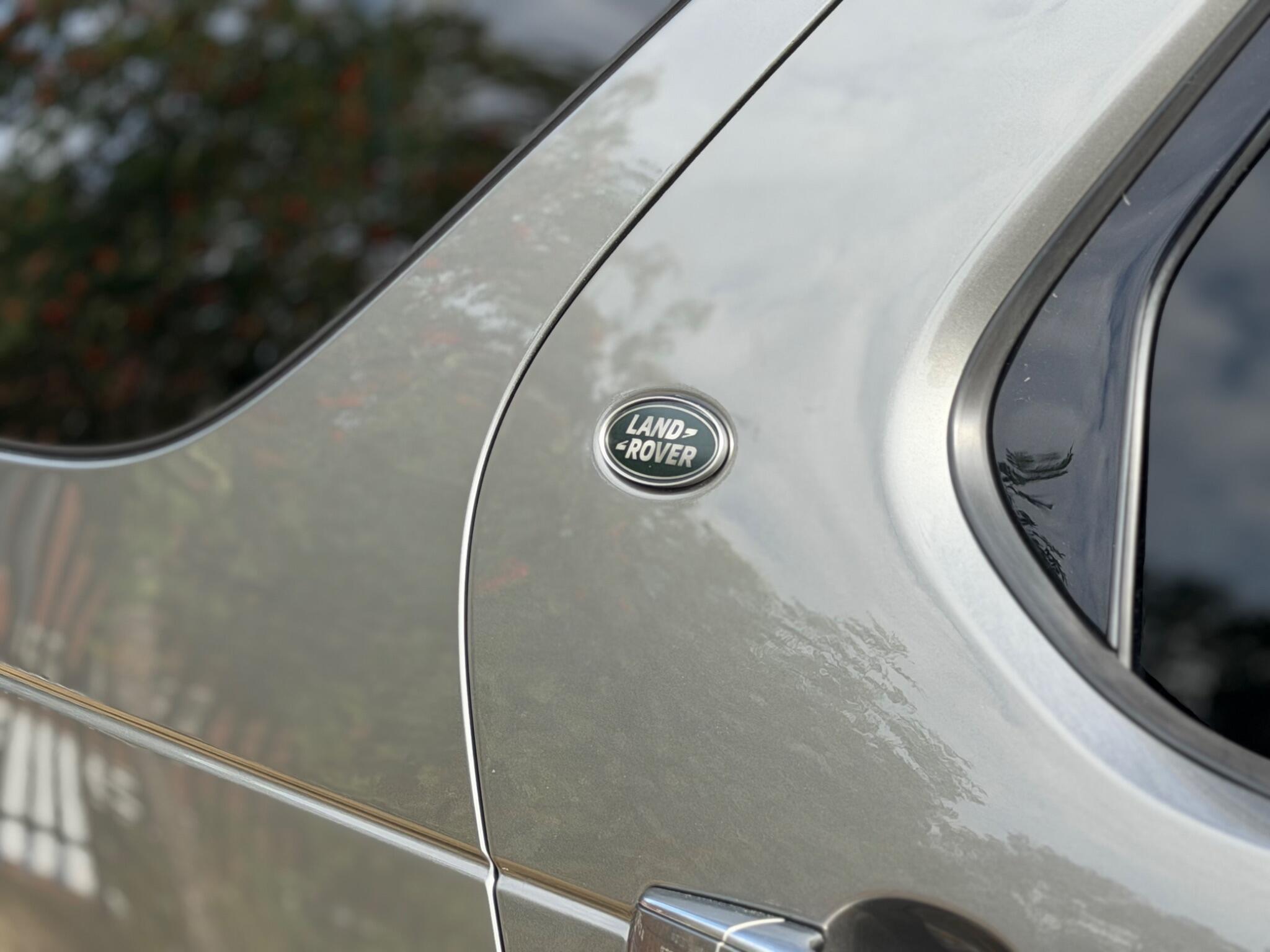 Land Rover Discovery view 50