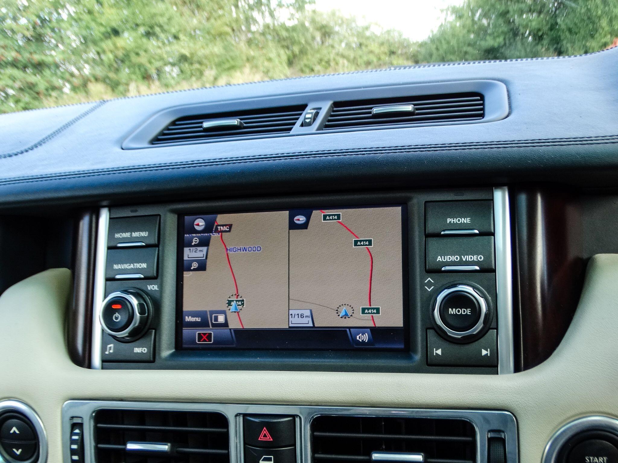 Land Rover Range Rover view 22