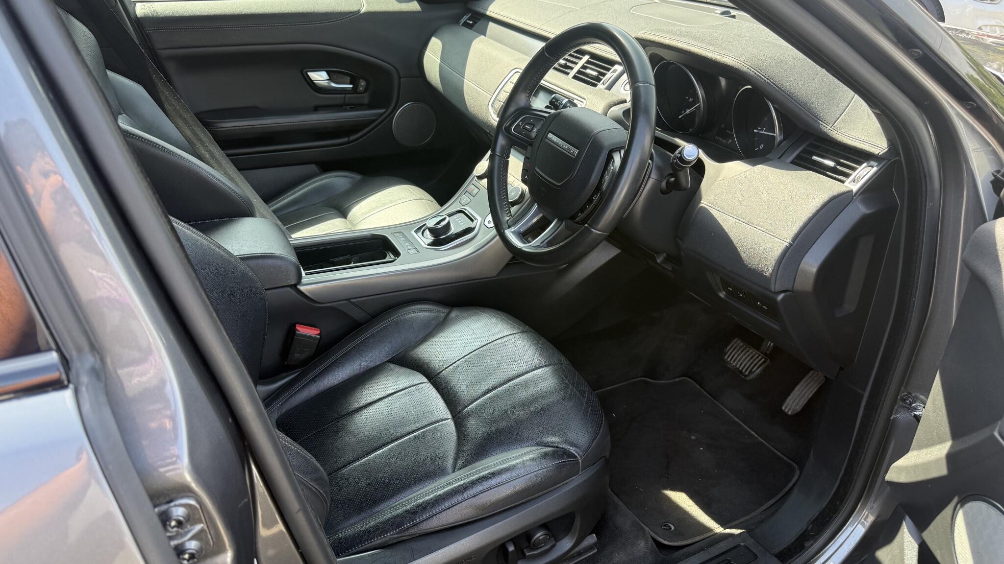 Land Rover Range Rover Evoque view 26