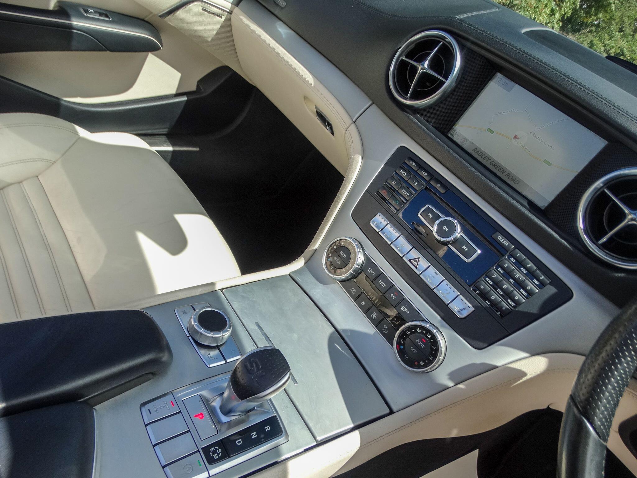Mercedes-Benz SL view 6