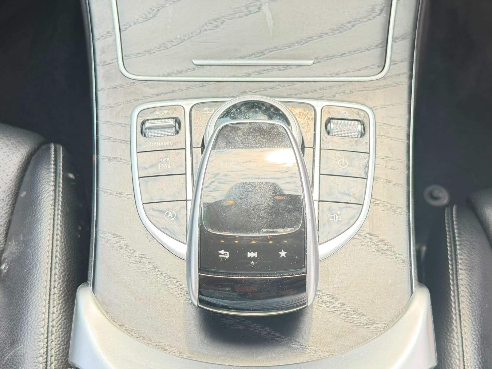 Mercedes-Benz C-Class view 24