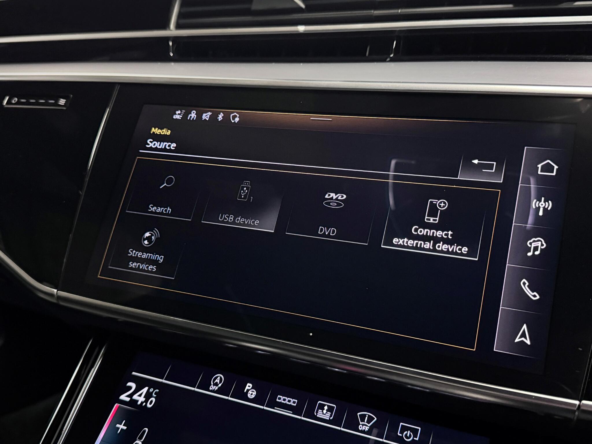 Audi A8 view 46