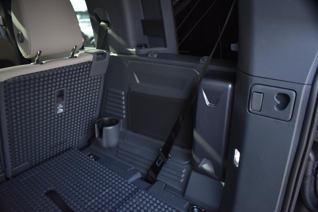 Land Rover Defender view 53