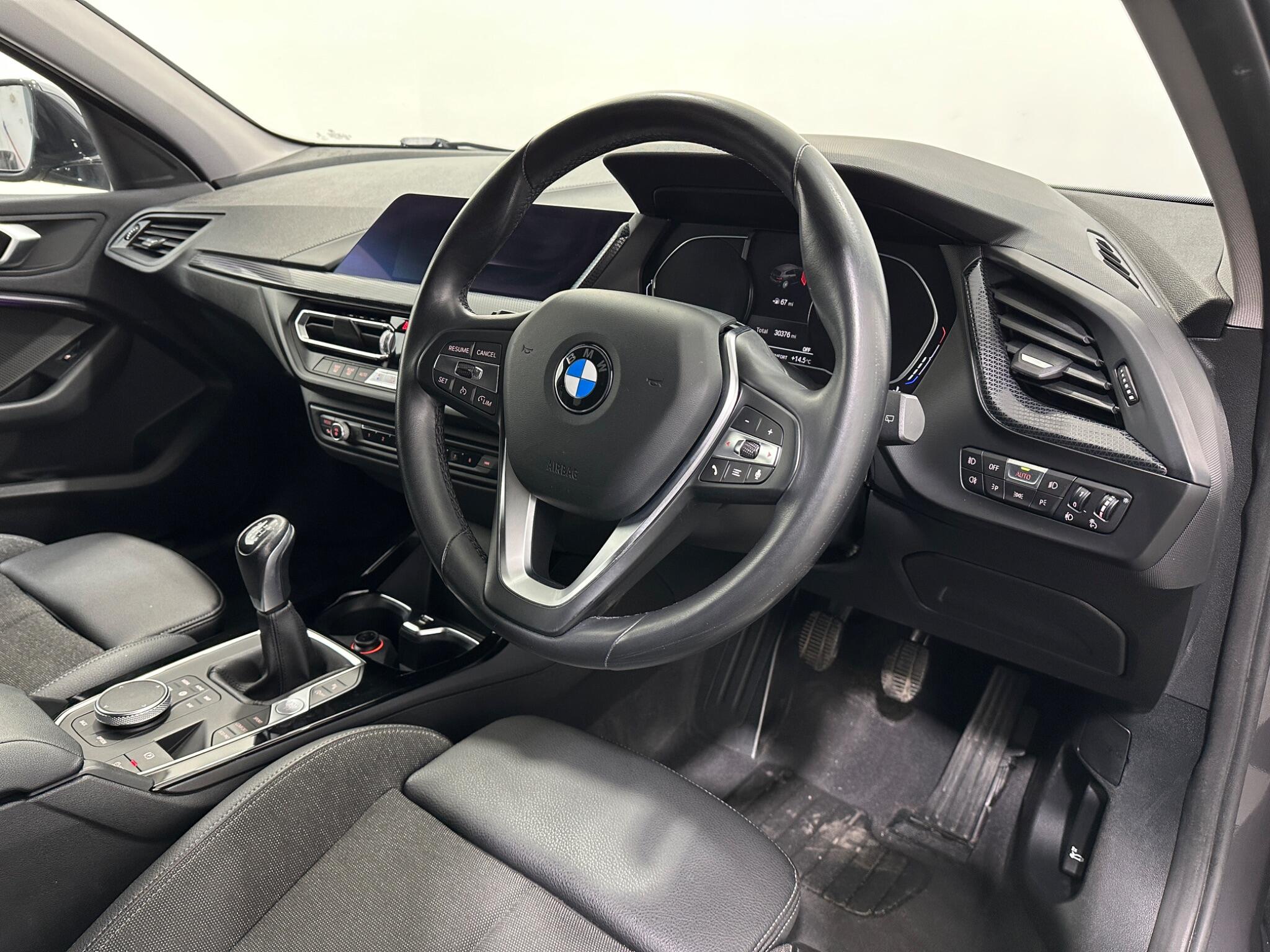BMW 1 Series view 11