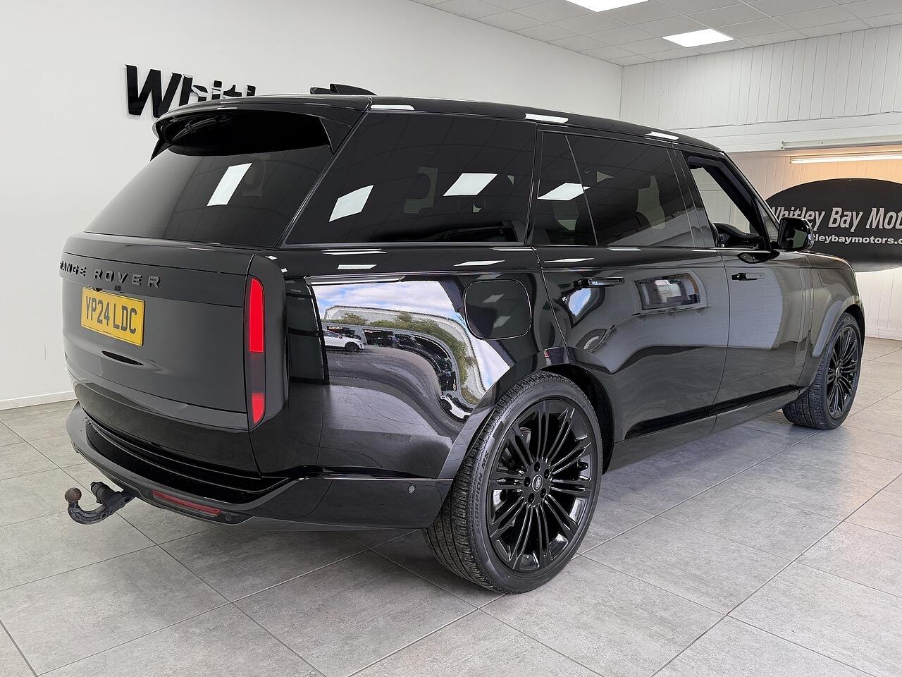 Land Rover Range Rover view 3