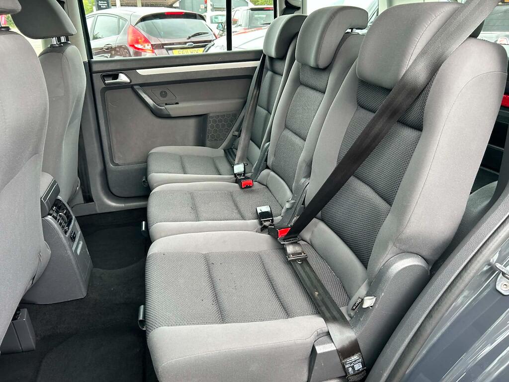 Volkswagen Touran view 16