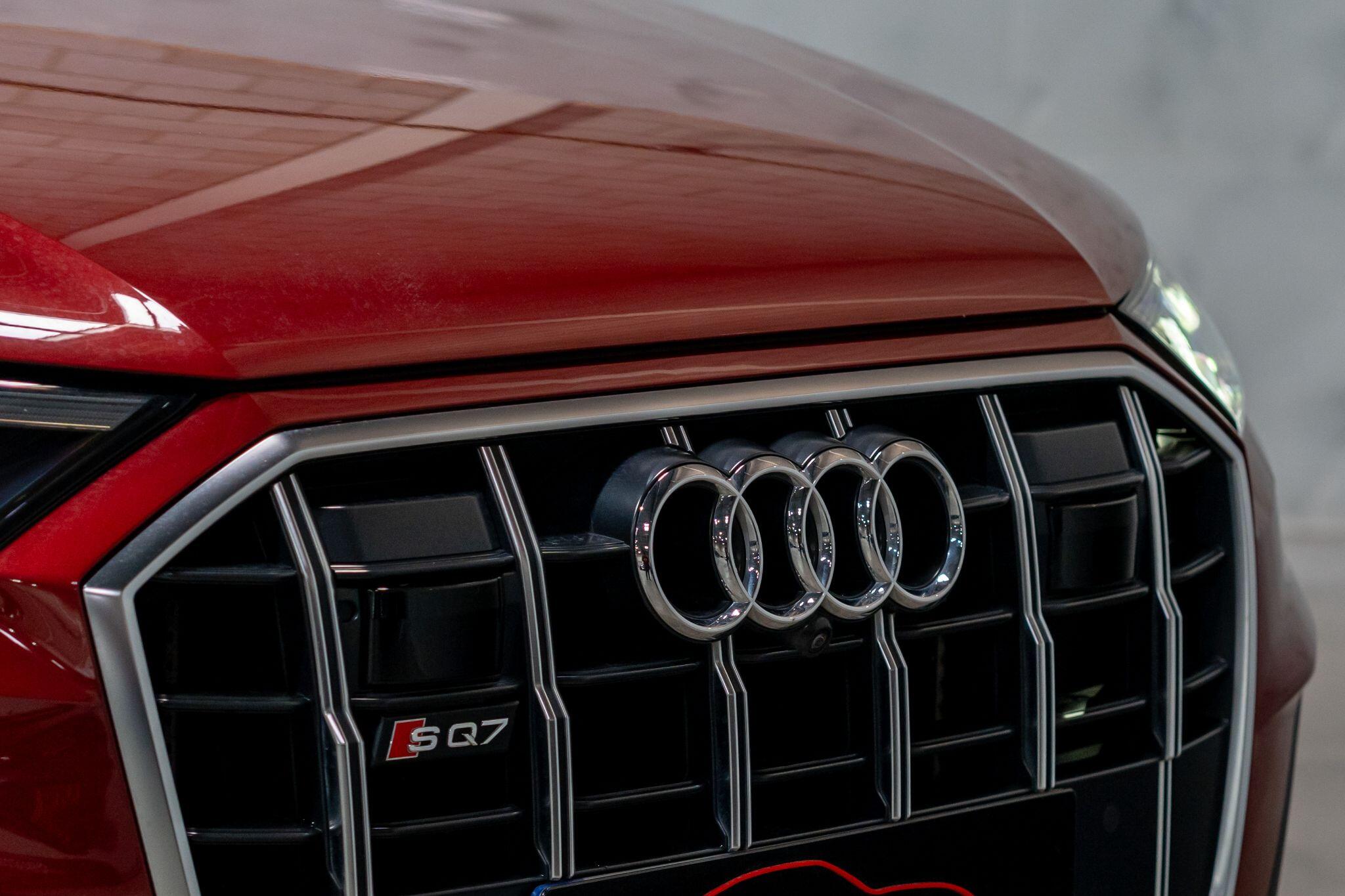 Audi SQ7 view 39