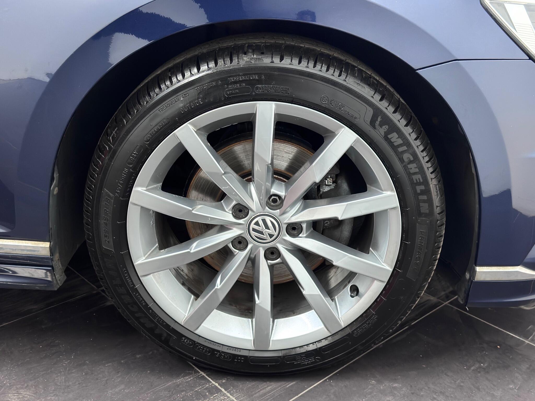 Volkswagen Passat view 75