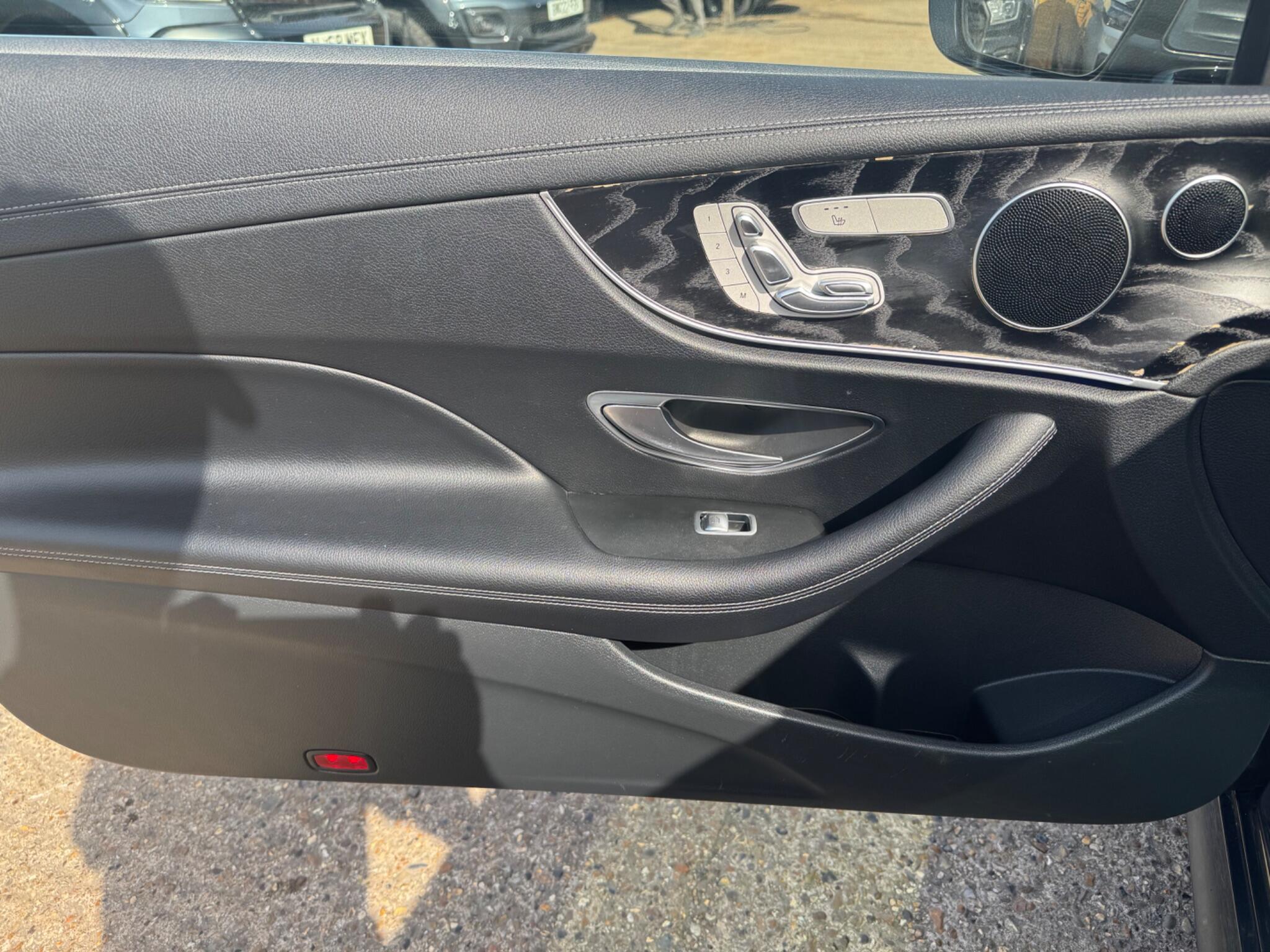 Mercedes-Benz E Class view 19