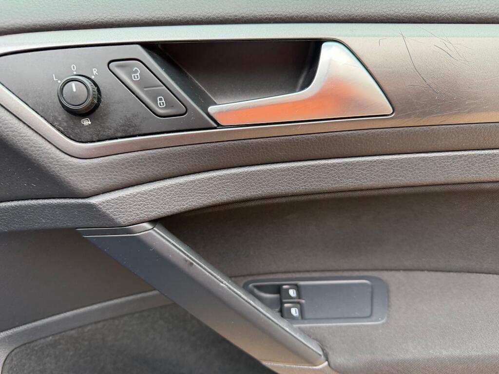 Volkswagen Golf view 13