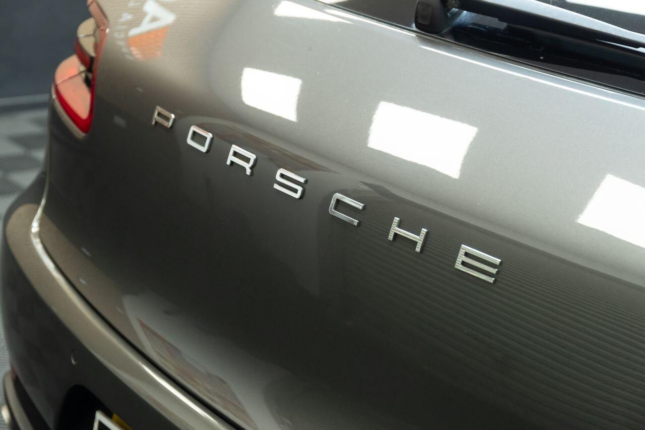 Porsche Macan view 54