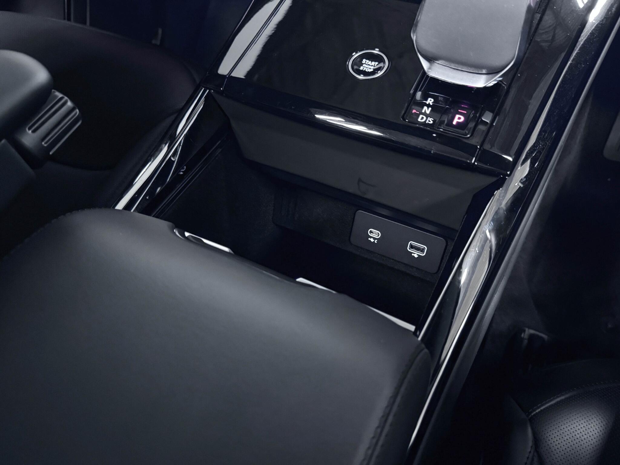 Land Rover Range Rover Sport view 35