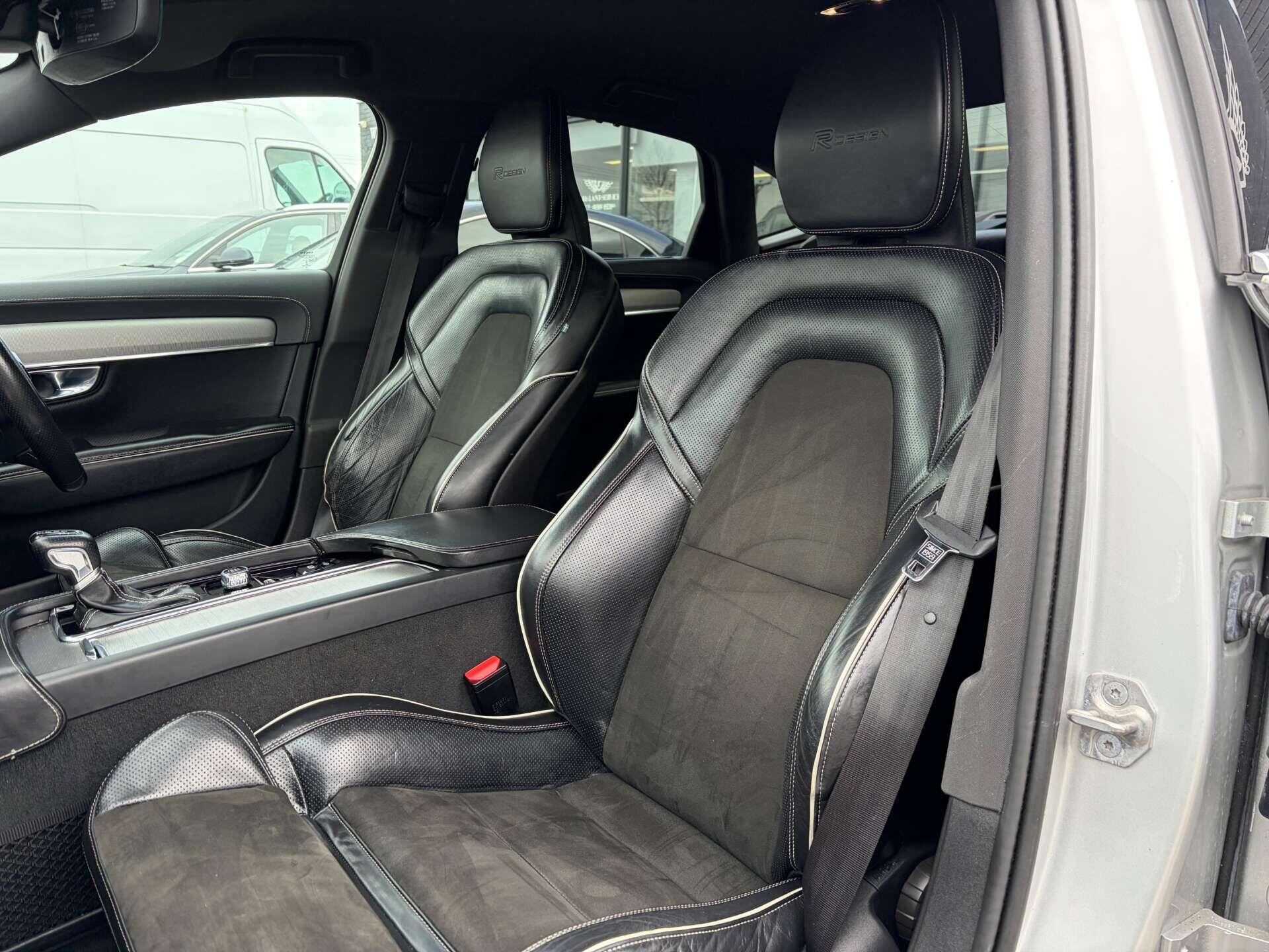 Volvo S90 view 17
