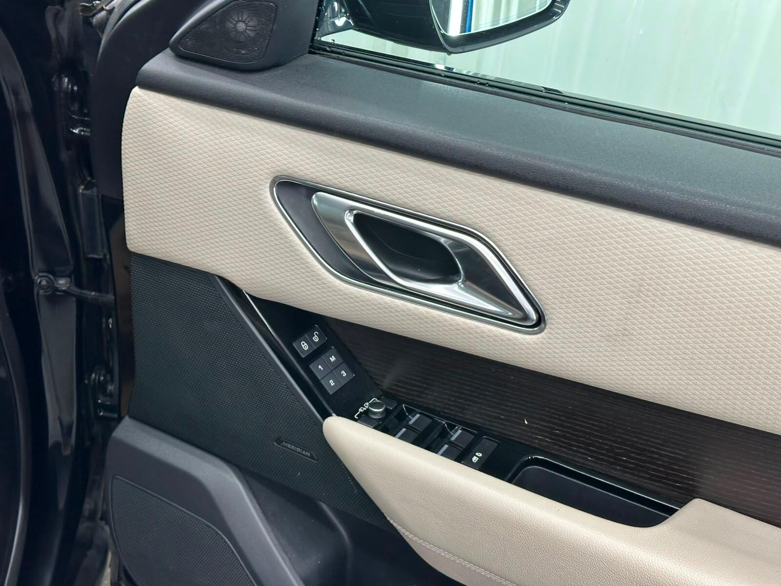 Land Rover Range Rover Velar view 54