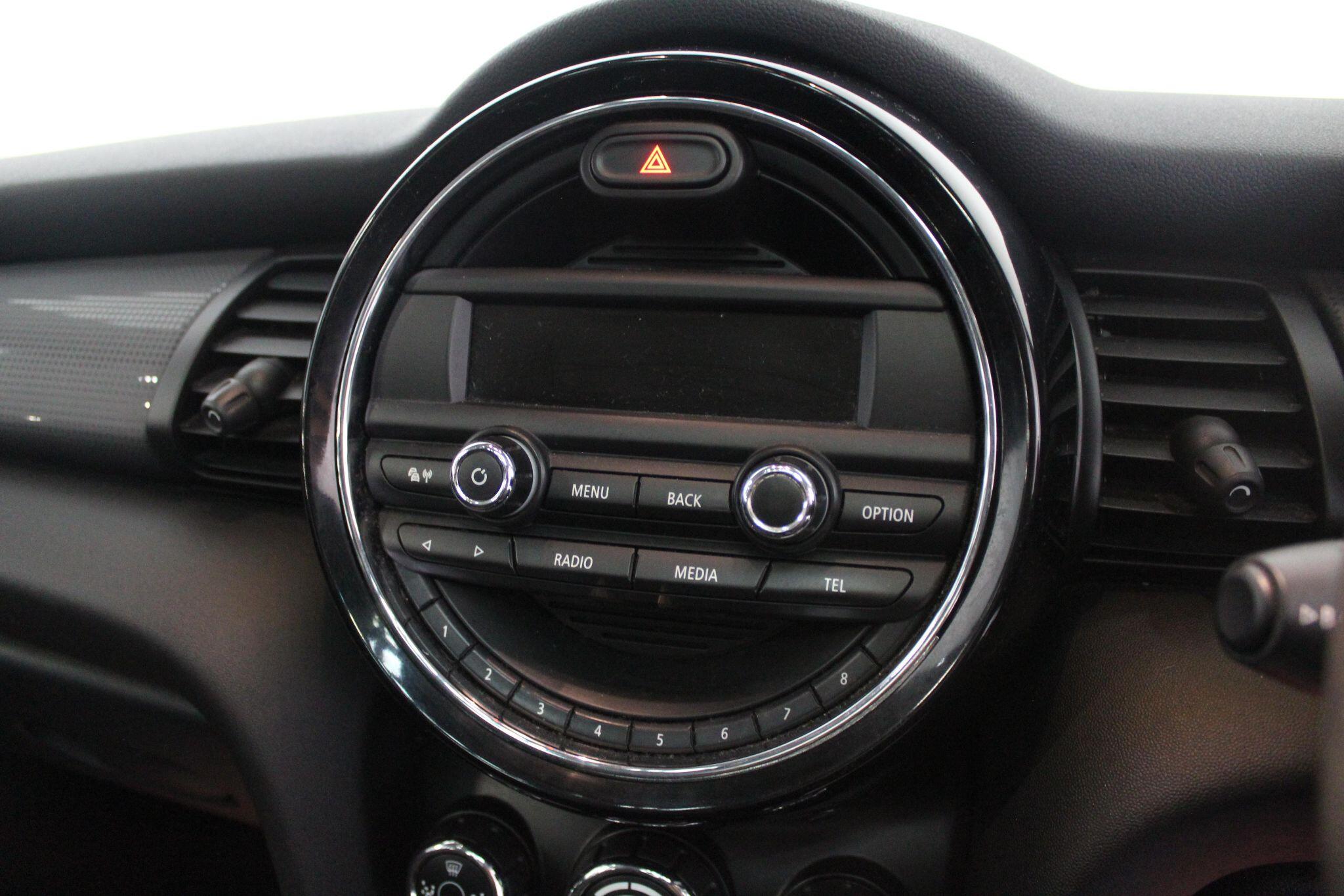 Mini Hatch view 37