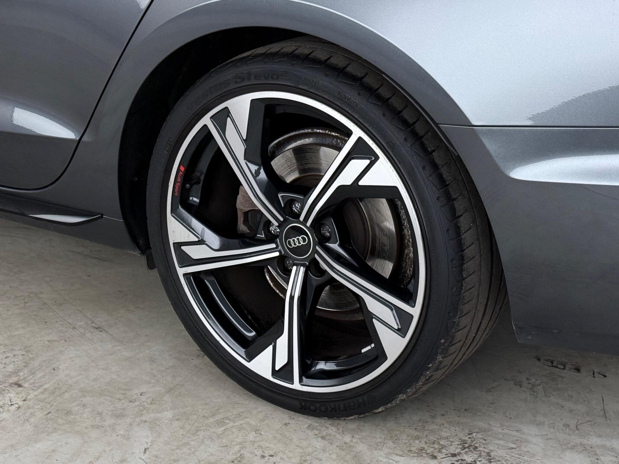 Audi A4 view 9
