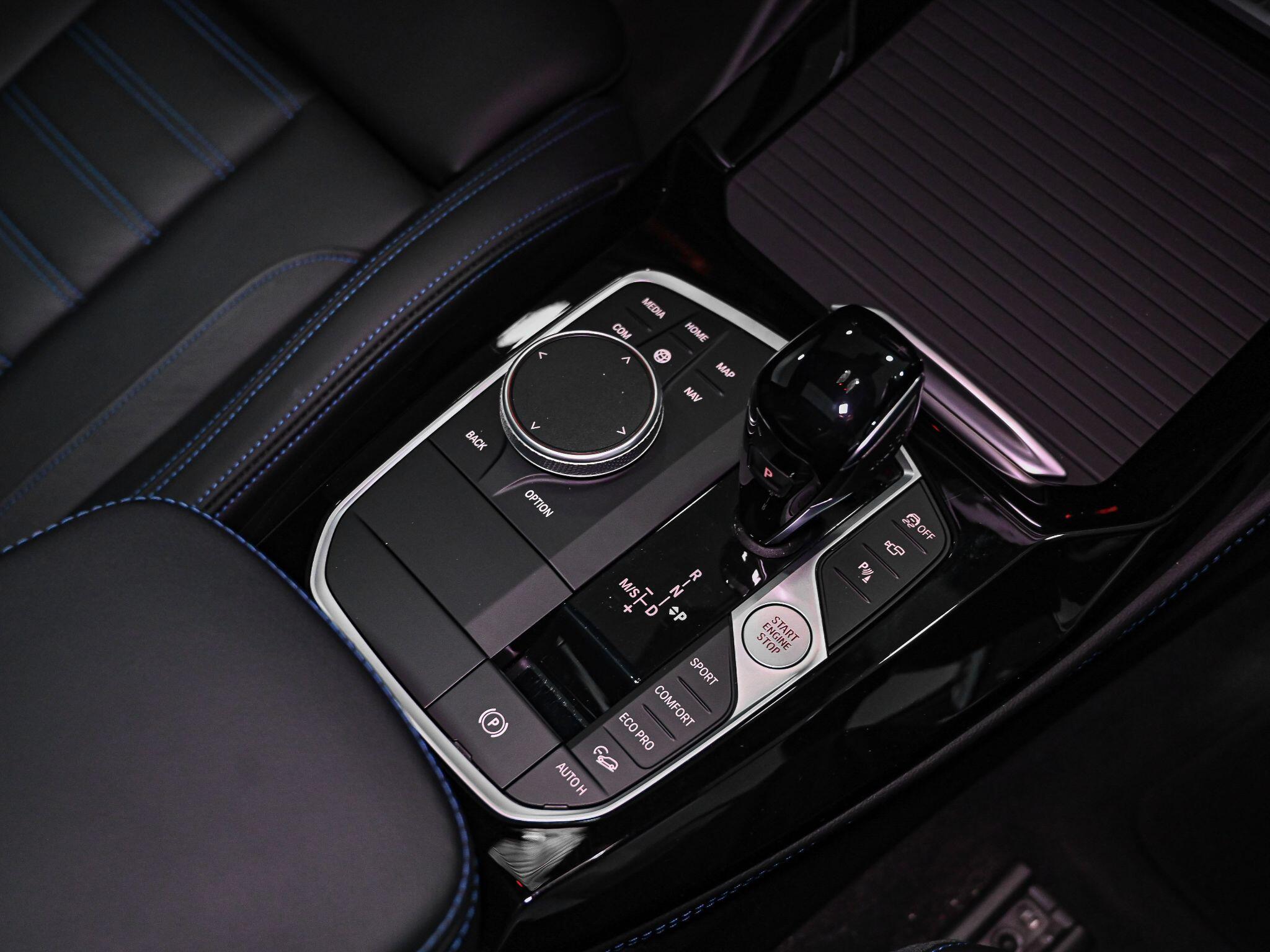 BMW X4 view 13