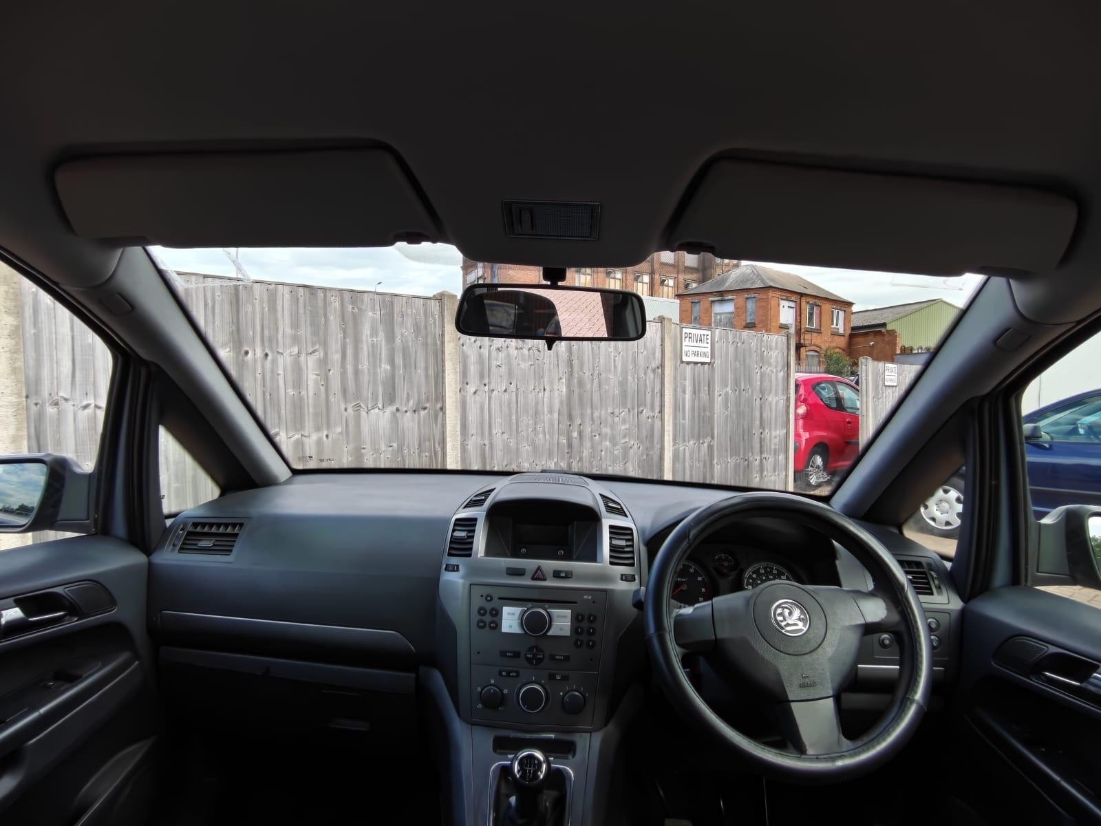 Vauxhall Zafira view 16