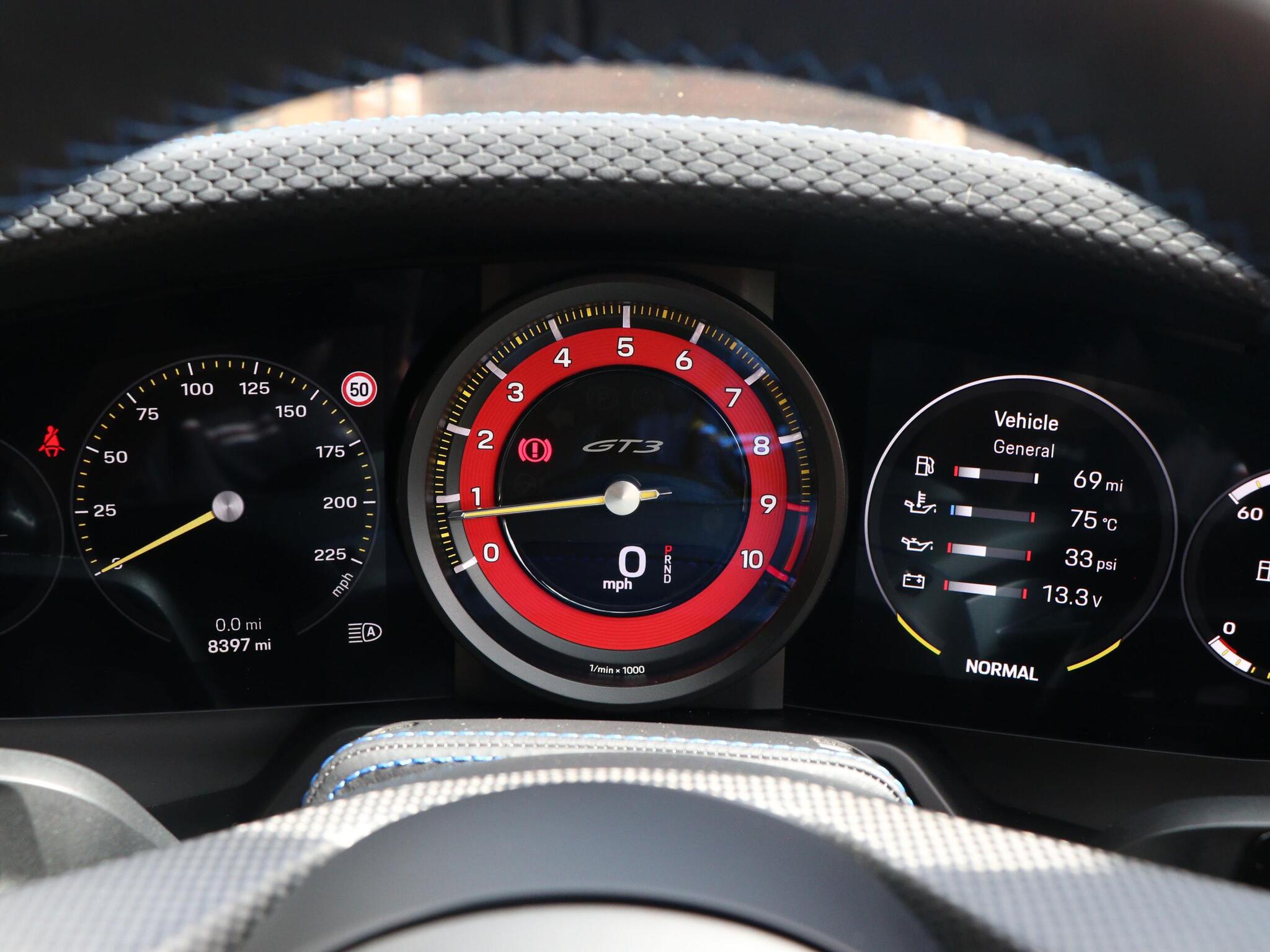 Porsche 911 view 38