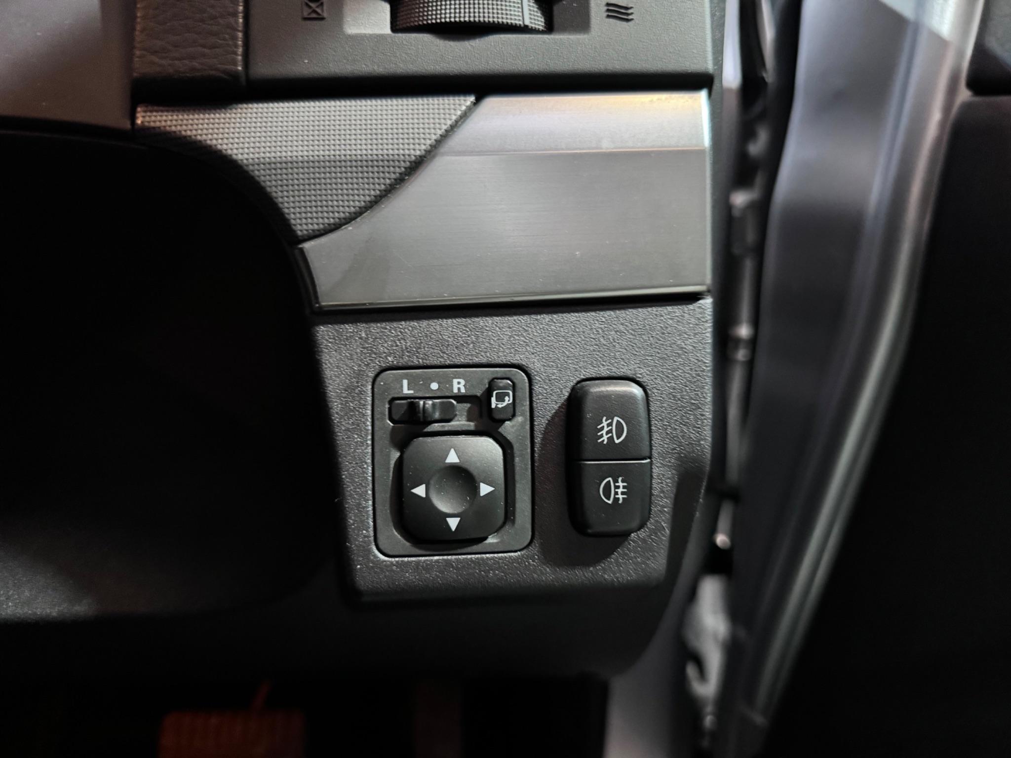 Mitsubishi Shogun view 22