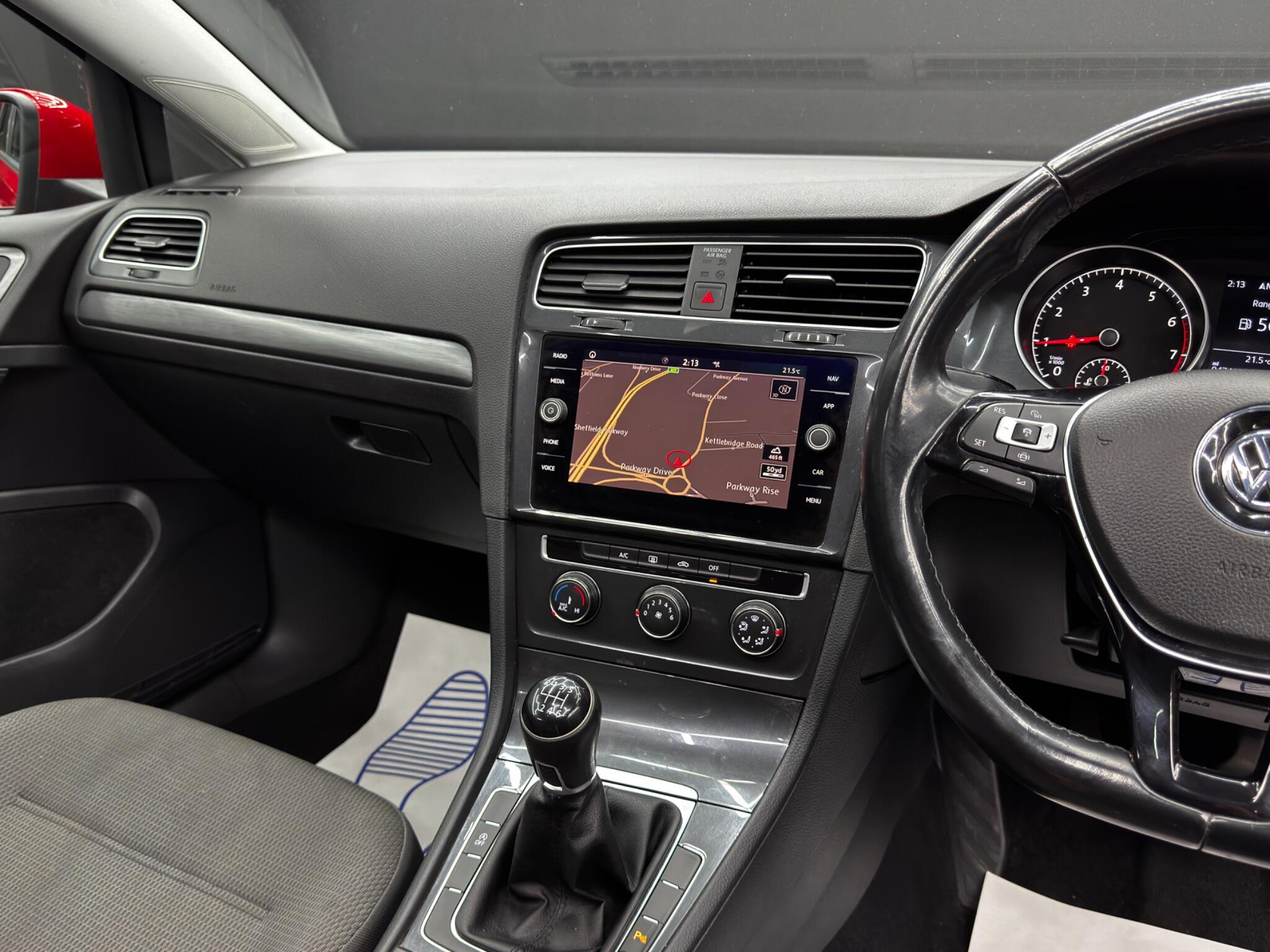 Volkswagen Golf view 21