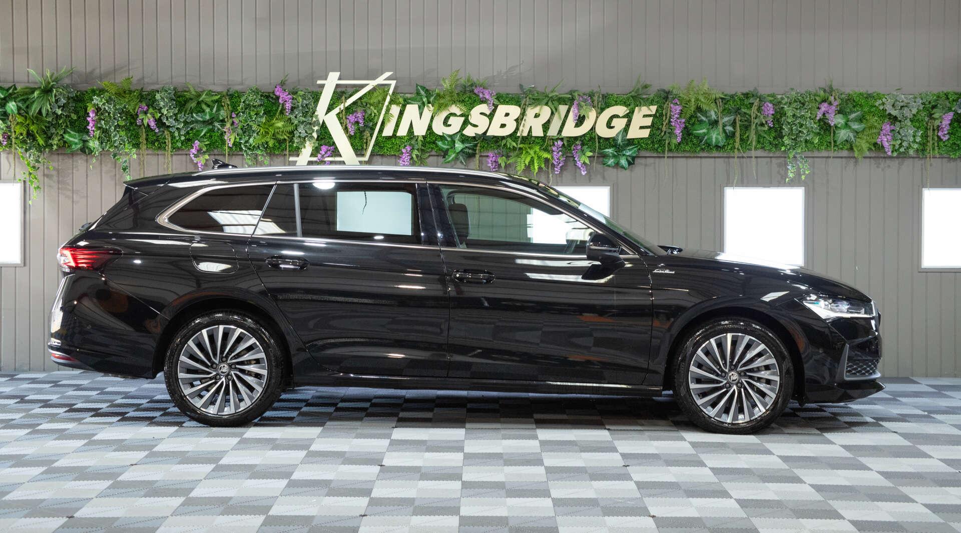 Skoda Superb view 6