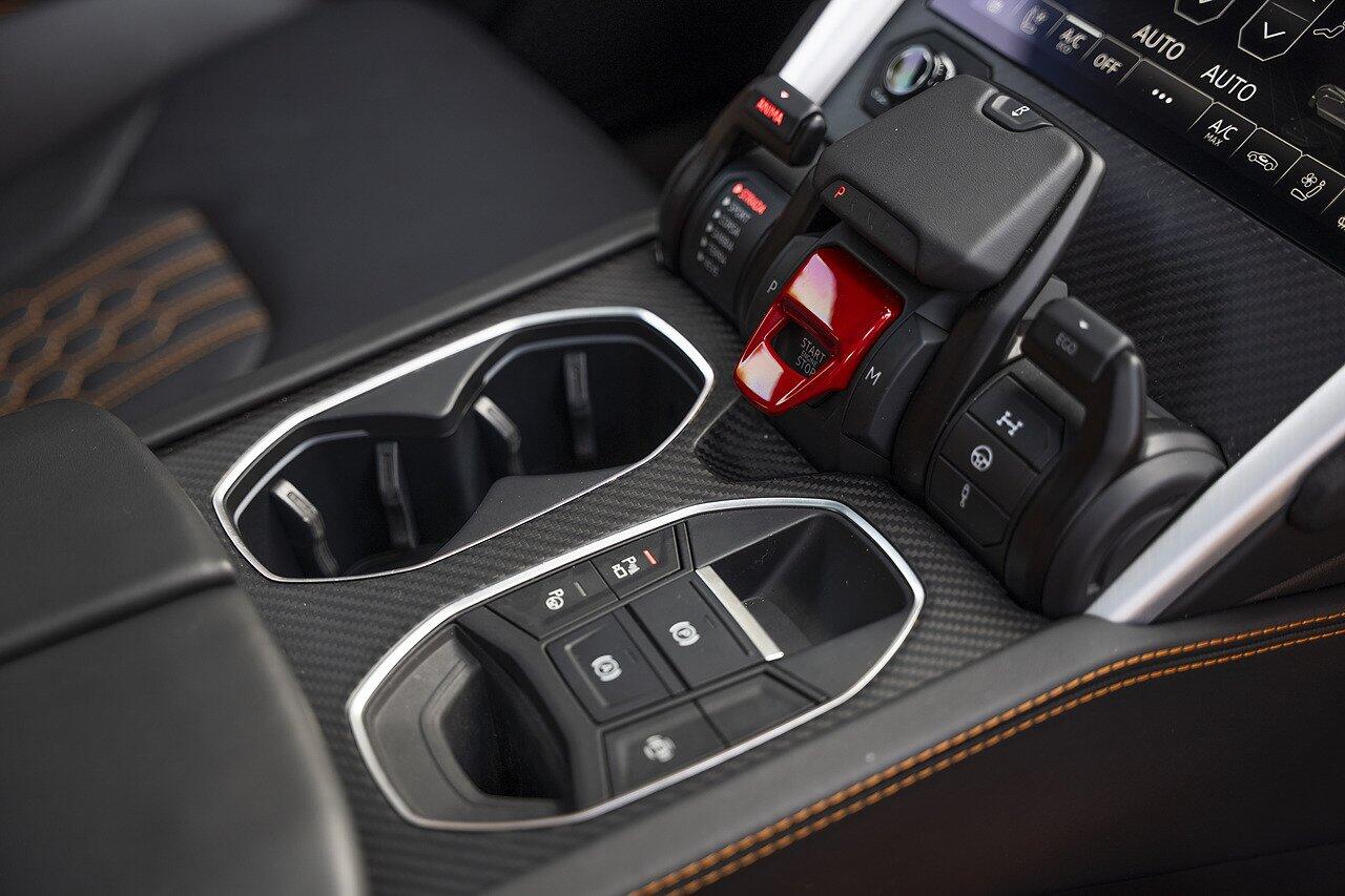 Lamborghini Urus view 12
