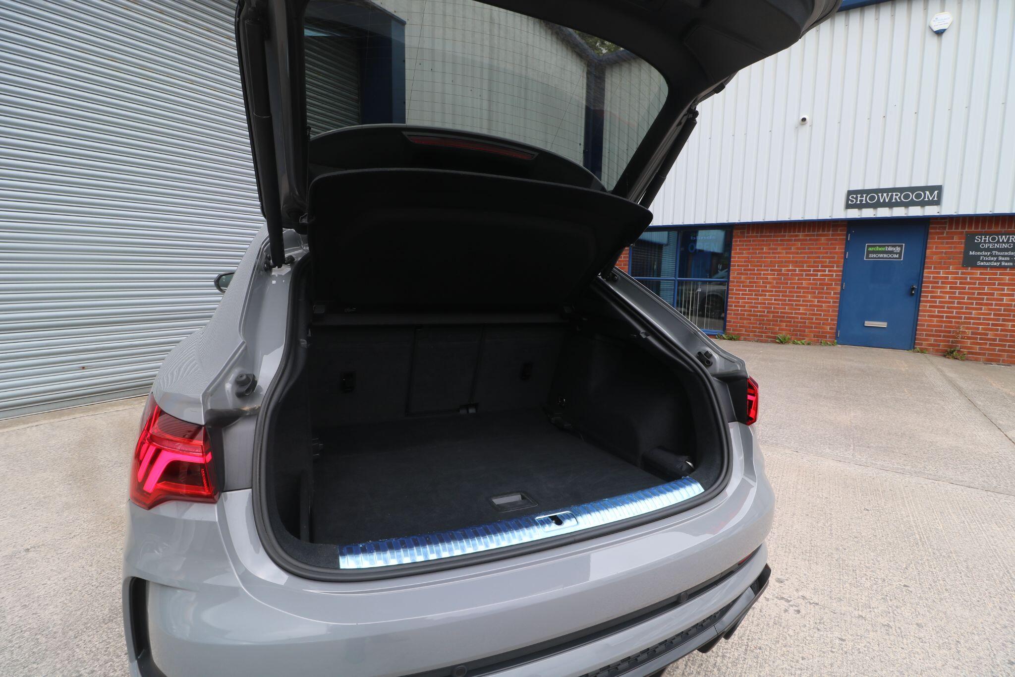 Audi RS Q3 view 23