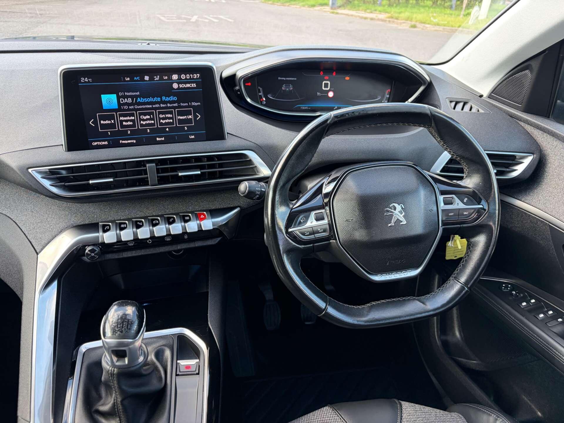 Peugeot 3008 view 2