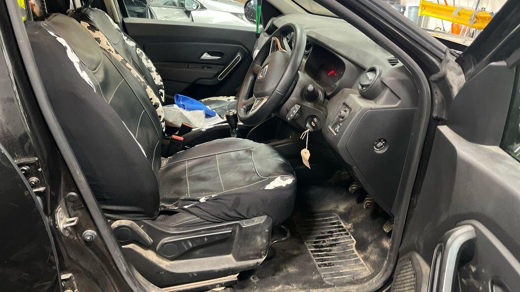 Dacia Duster view 6