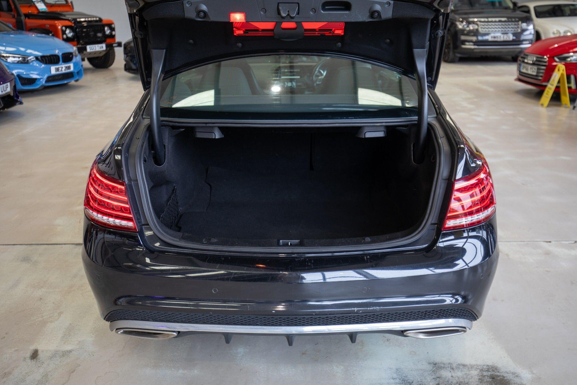Mercedes-Benz E-Class view 35