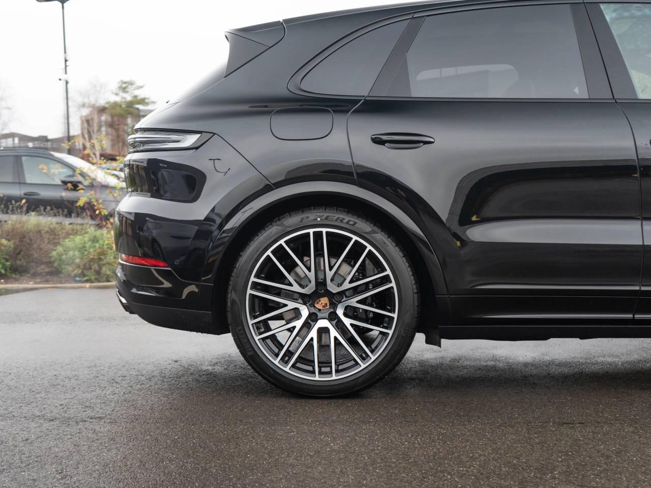 Porsche Cayenne view 10