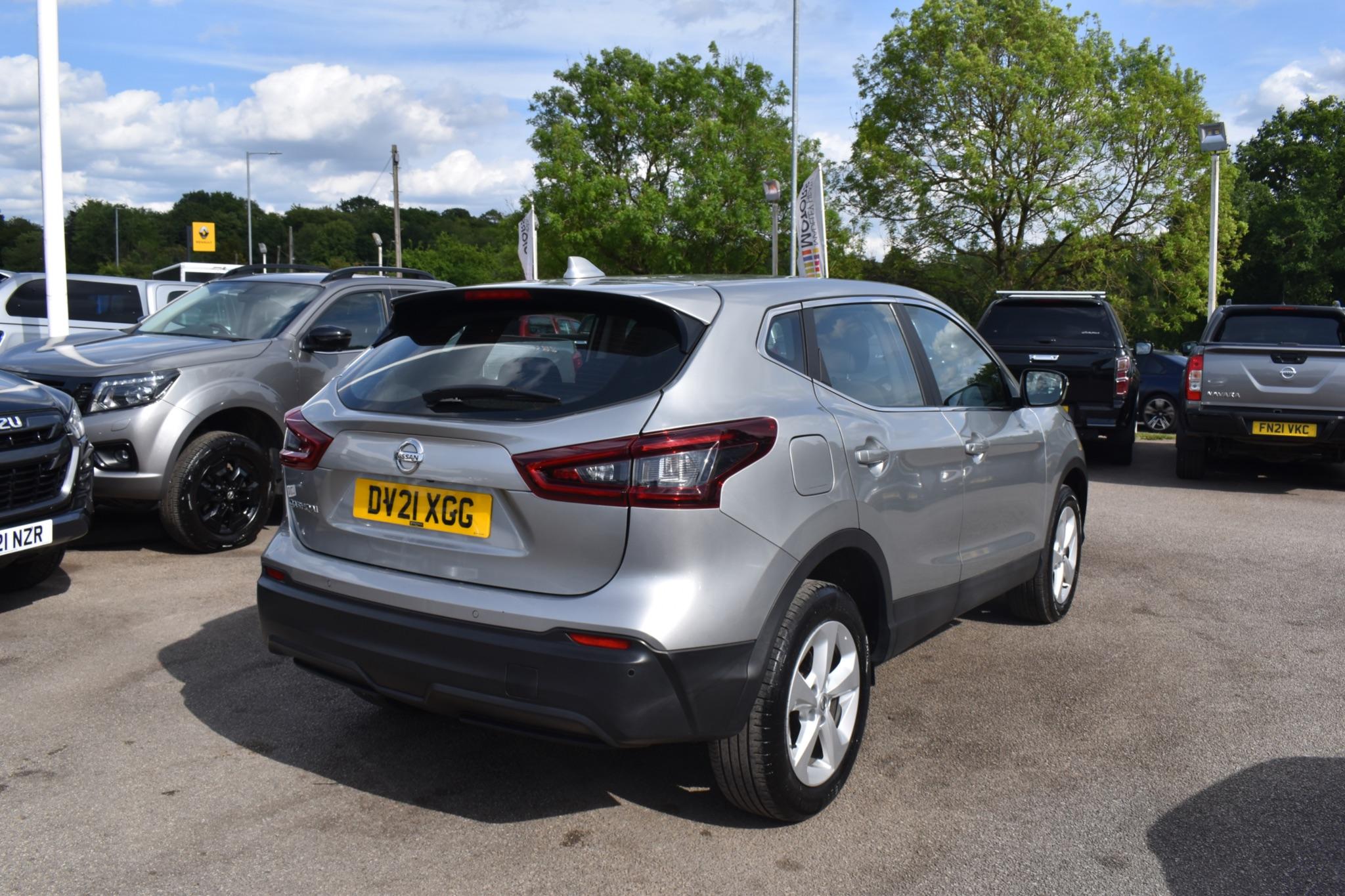 Qashqai - 1.3 DIG-T Acenta Premium Euro 6 (s/s) 5dr - Image 16