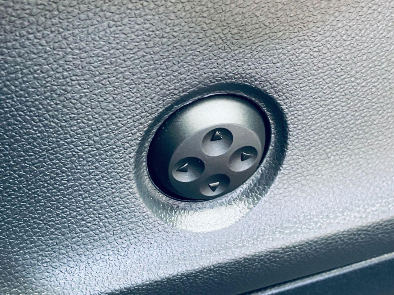 Mercedes-Benz B Class view 26