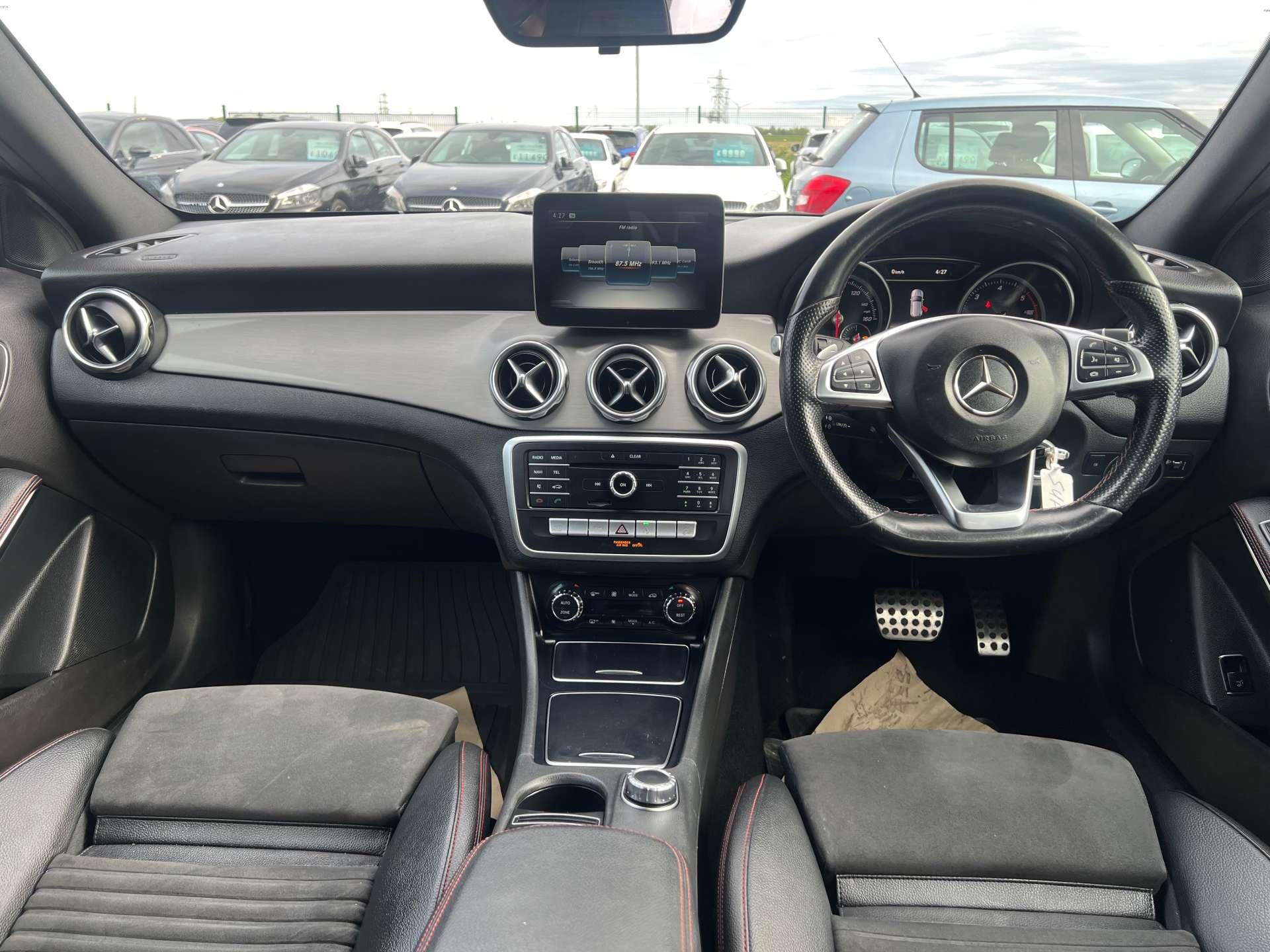 Mercedes-Benz GLA view 19