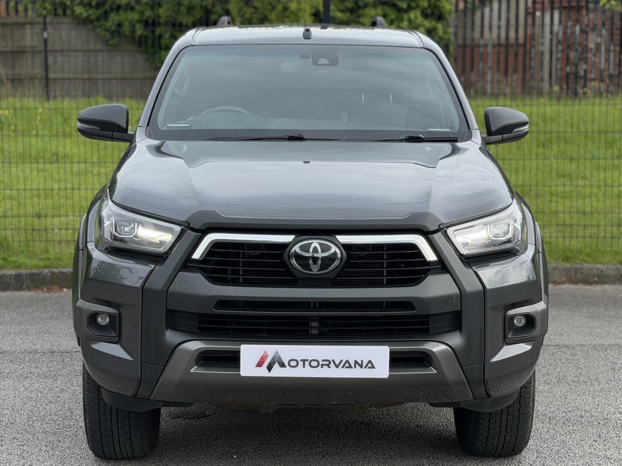 Toyota Hilux view 2